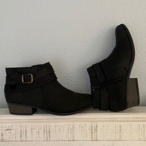 Clark’s Short Black Boots